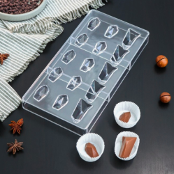 Изображение Форма пластиковая для шоколада и конфет «Драгоценные камни», 33×16,2 см, 16 ячеек, ячейка 2,5×3 см, 2,5×4,5 см