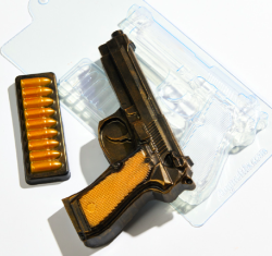 Изображение Форма пластиковая Пистолет и патронташ